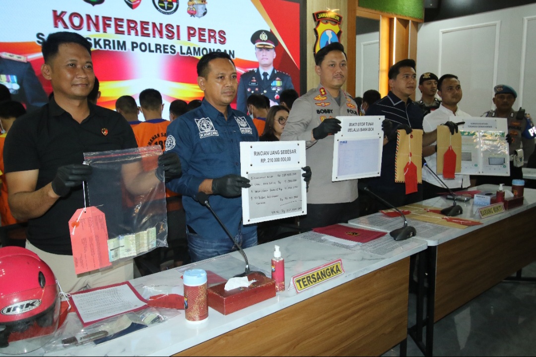 Polres Lamongan berhasil meringkus puluhan masyarakat yang terlibat judol (Anjar / Radar Lamongan)