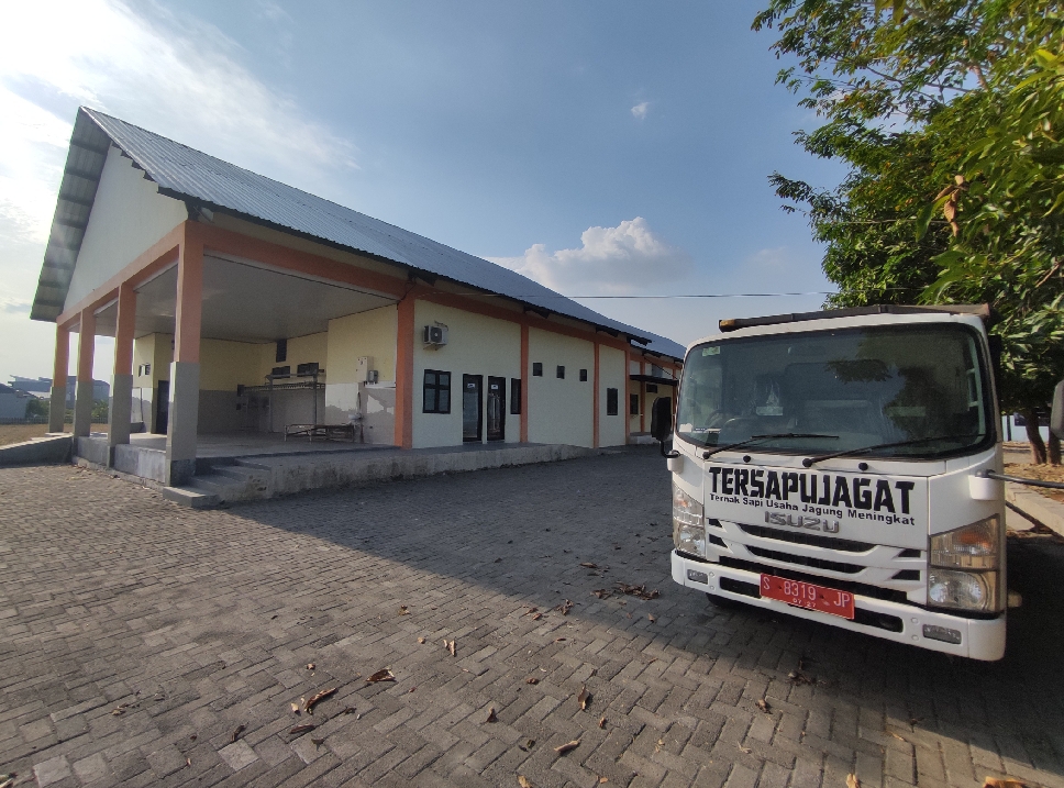 Pembangunan Gedung RPH Unggas Lamongan diduga terjadi tindak pidana korupsi yang mengakibatkan kerugian negara. ANJAR D. PRADIPTA / RADAR LAMONGAN