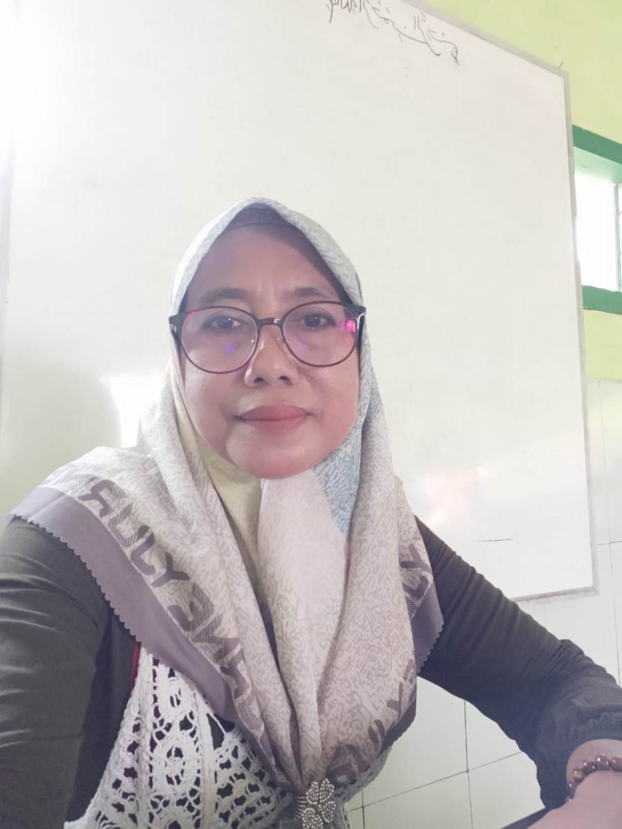 SERING BERI SANJUNGAN: Choiriyah, S.Pd, ketua IGRA Karangbinangun &ndash; Glagah. (IST/RDR.LMG)