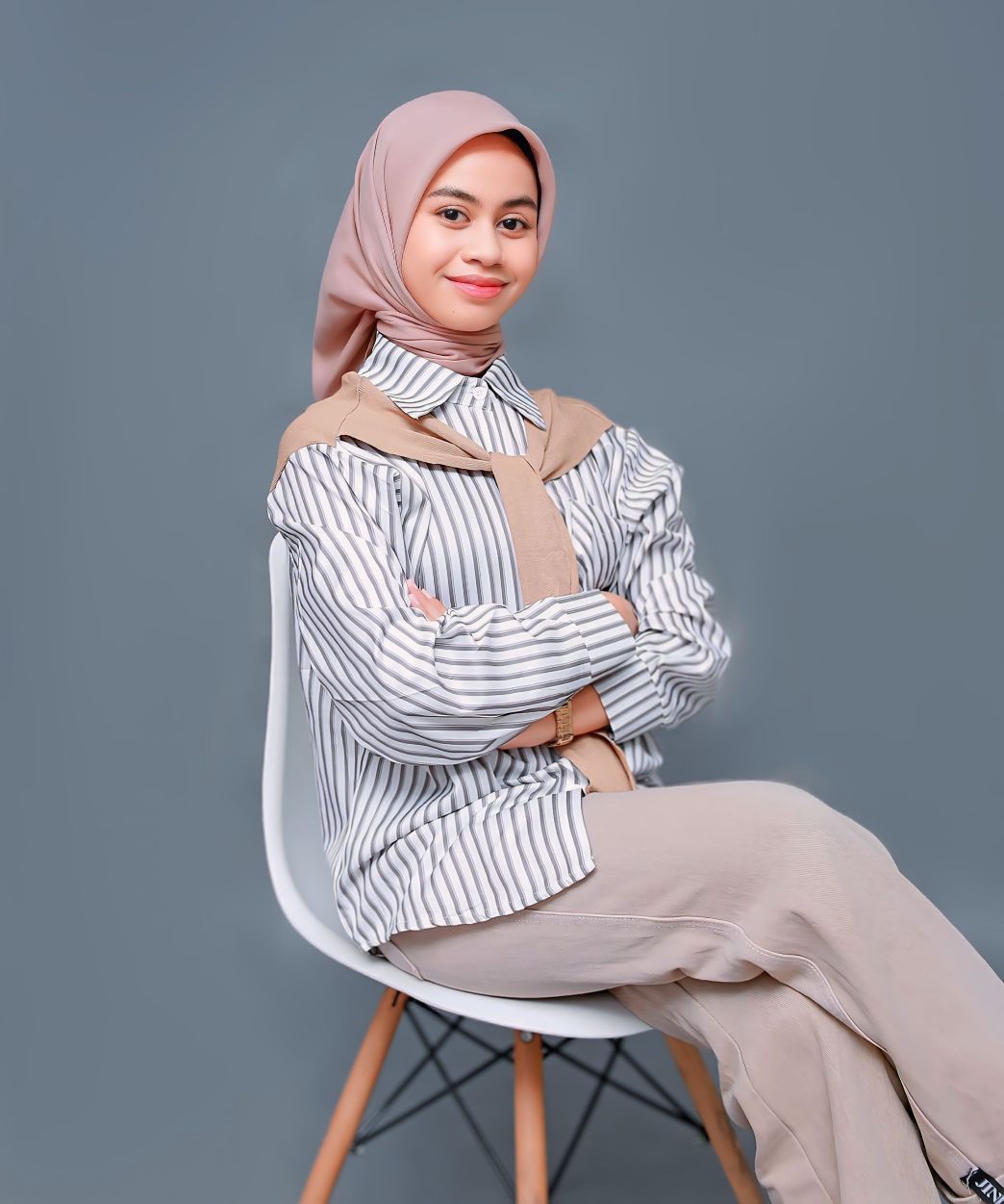 MAGANG: Fauzia Naswa Aprita, mahasiswi Universitas Negeri Surabaya. (IST/RDR.LMG)
