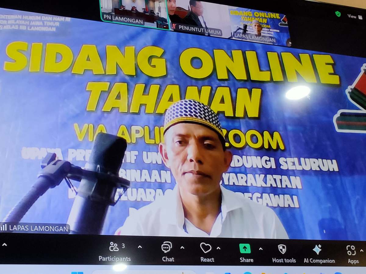 DIVONIS 20 BULAN: Hartono menjalani sidang secara online dalam kasus penipuan penjualan pupuk subsidi. (IST/RDR.LMG)