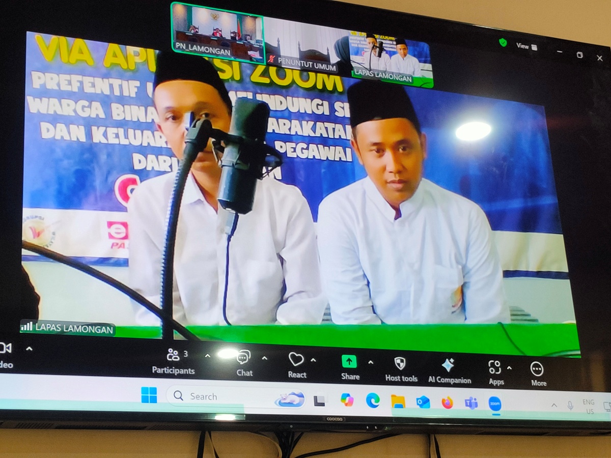 DIANCAM 20 TAHUN PENJARA: Ipung Dedy Wijayanto dan Moh Dendy Dwi Iswandi menjalani sidang secara online. (IST/RDR.LMG)