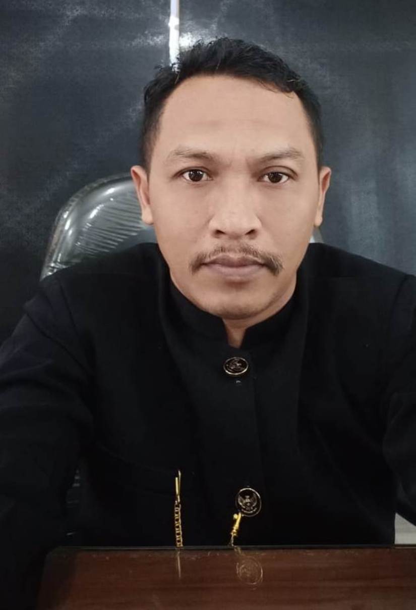 BERJIWA WIRAUSAHA: Muhammad Subkan, S.Pd, kepala SMKN 1 Sambeng. (IST/RDR.LMG)