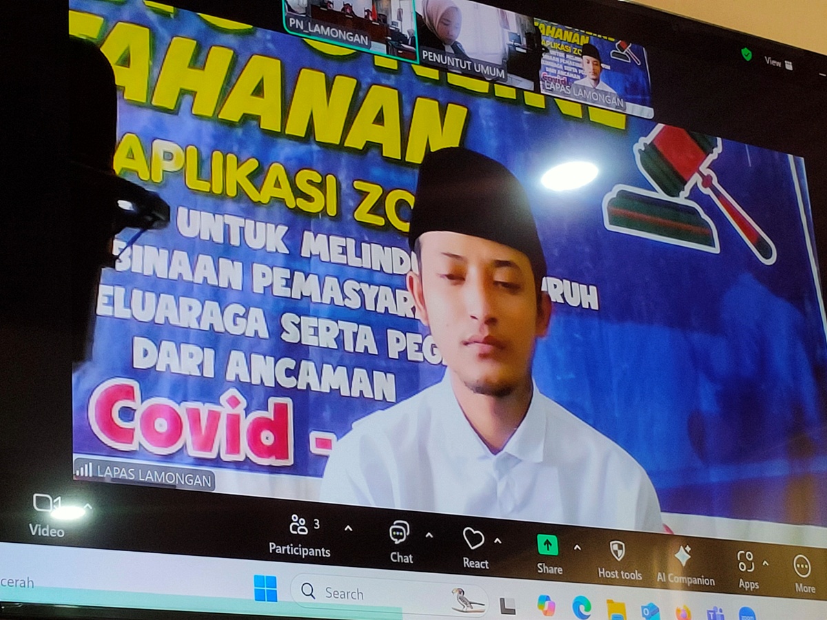 DIVONIS SEPULUH BULAN: Dimas Bayu Pamungkas menjalani sidang kasus peredaran pil dobel L. (IST/RDR.LMG)