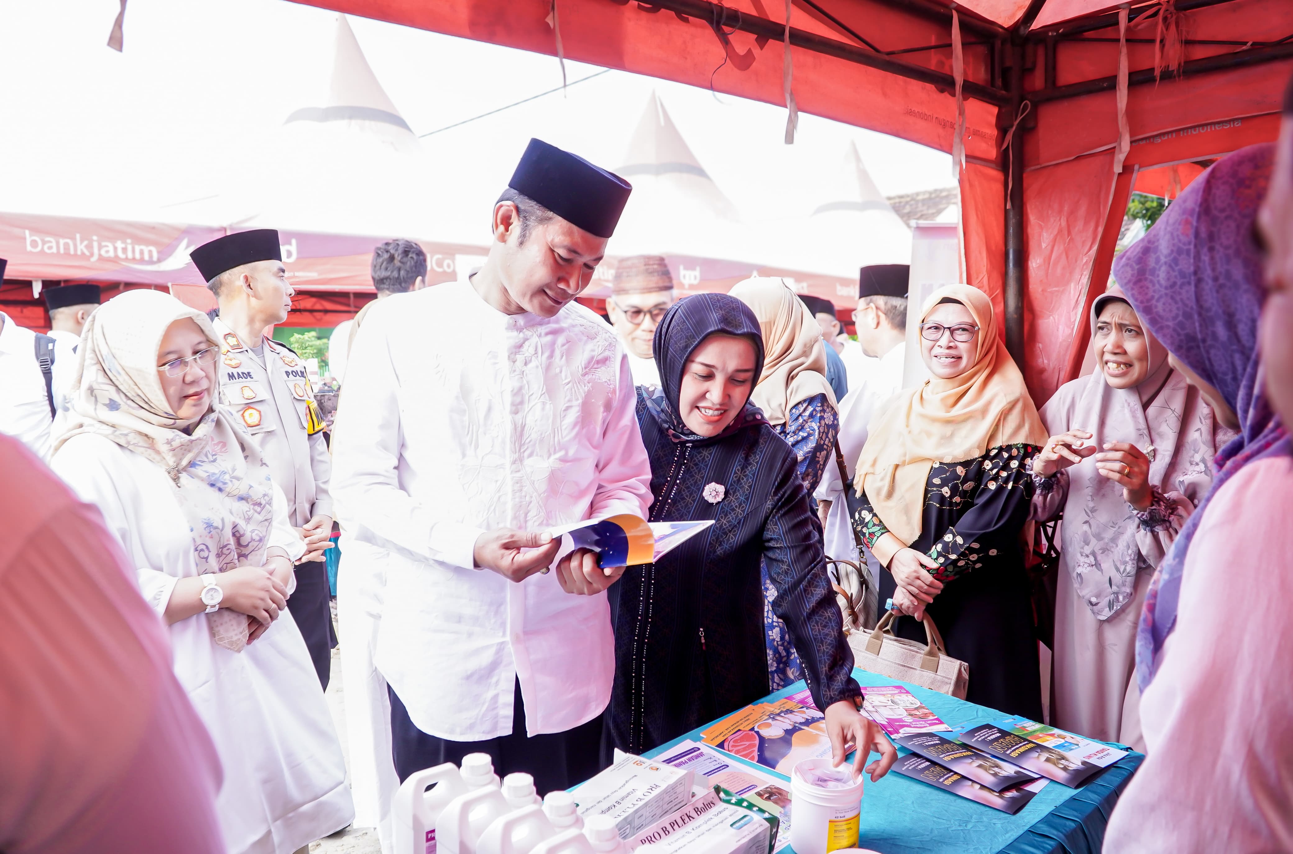 AGENDA RUTIN: Bupati Yes melaksanakan kegiatan Safari Ramadan perdana di Masjid Darussalam.
