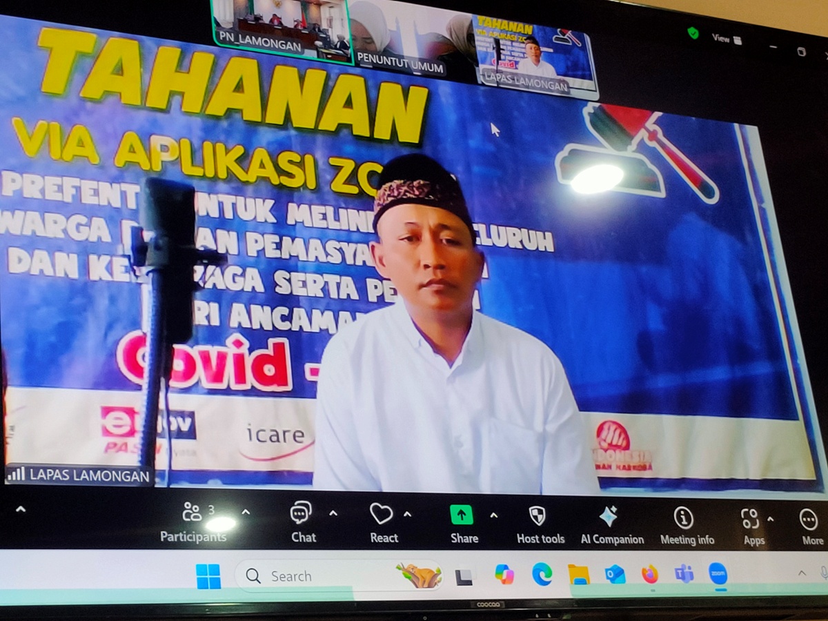 DITUNTUT 8 TAHUN: Heri Tris Nugroho menjalani sidang kasus SS secara online. (IST/RDR.LMG)