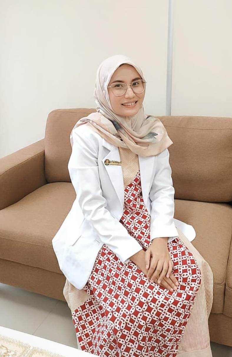 BERI TIPS AGAR TIDAK ALAMI KULIT KERING DI RAMADAN: Dokter Kulit Kelamin RSUD dr Soegiri Lamongan, dr Yuli Wahyu Rahmawati, Sp.DVE,M.Ked.Klin. (IST/RDR.LMG)