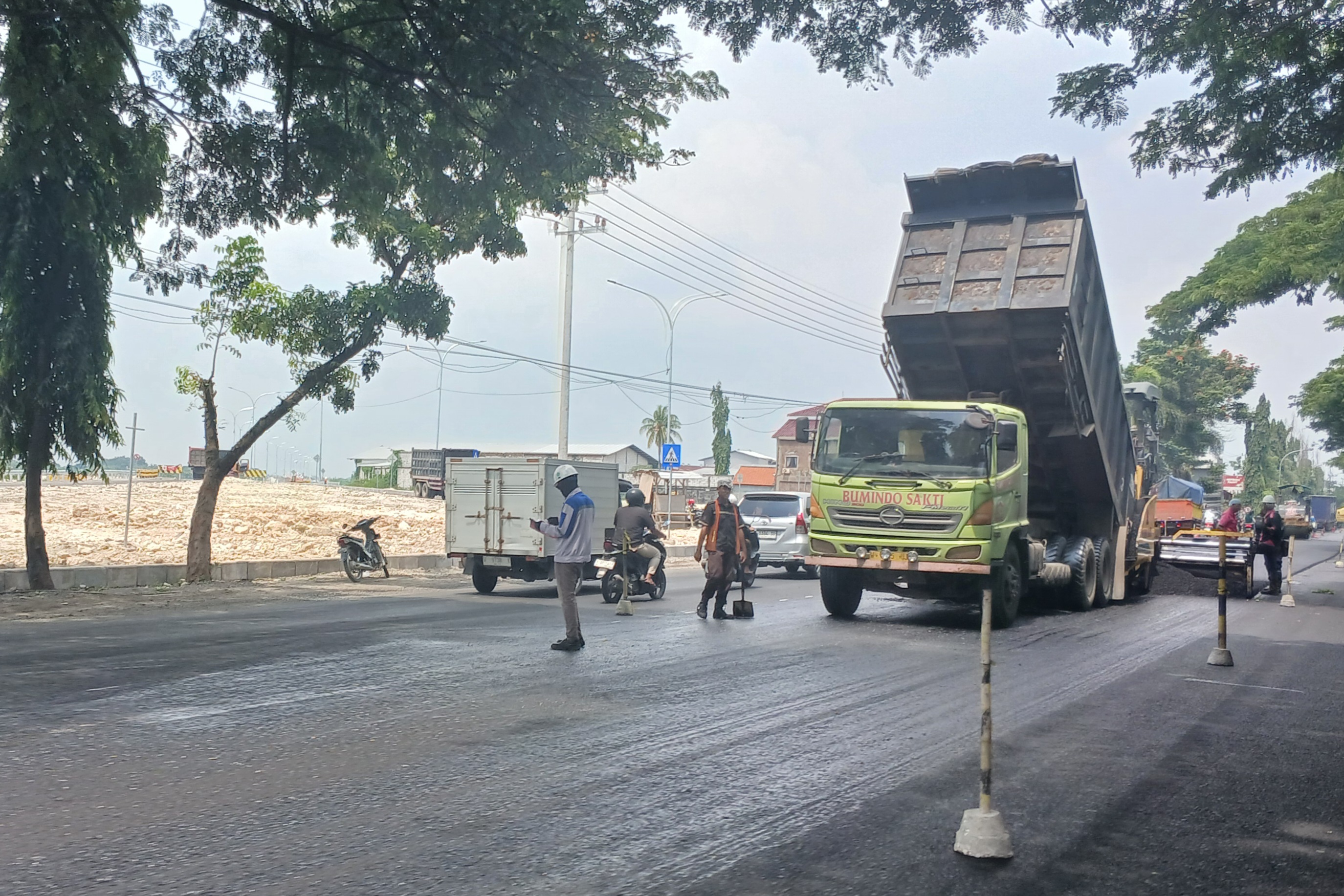 Rekanan proyek JLU sesi dua meminta tambahan waktu satu bulan, yang diperkirakan JLU tidak bisa dilintasi saat mudik Lebaran nanti