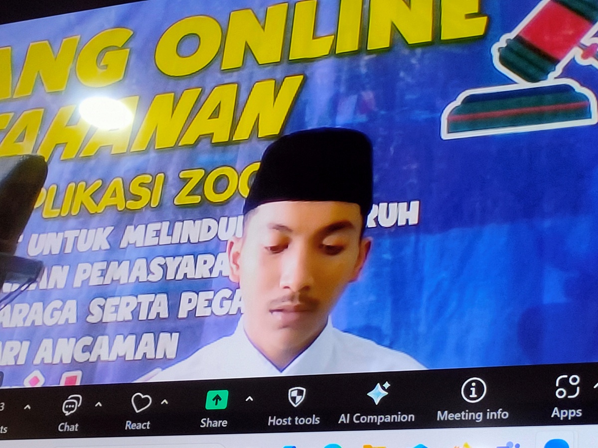 DITUNTUT SETAHUN: Syifa&rsquo; Hanif Febriyansyah menjalani persidangan secara online terkait kasus membawa sajam tanpa izin. (IST/RDR.LMG)