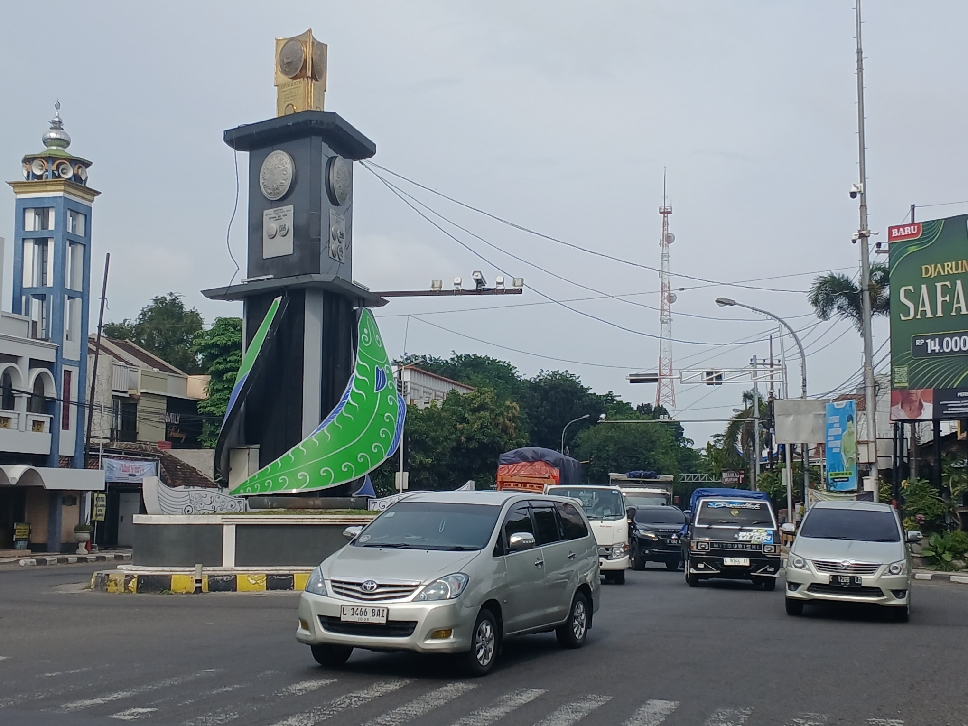 BELUM SIGNIFIKAN: Jalan nasional terpantau ramai lancar saat arus mudik Lebaran.