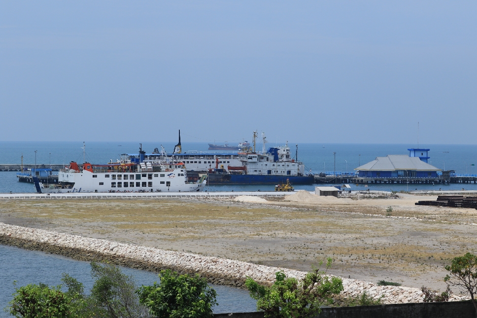 JASA PENYEBERANGAN: Kerusakan KMP Drajat membuat transportasi dari Pelabuhan ASDP Paciran-Kalteng terimbas.&nbsp;