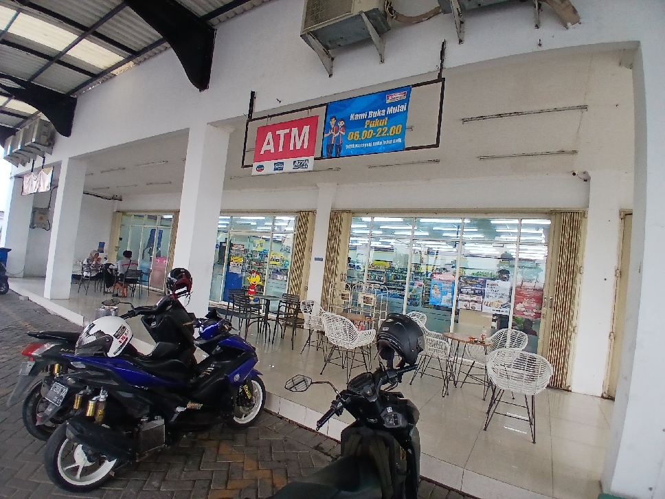 ANJAR DWI PRADIPTA/RDR.LMG  Satpol PP bakal menindak minimarket yang beroperasi melebihi batas waktu yang telah ditentukan