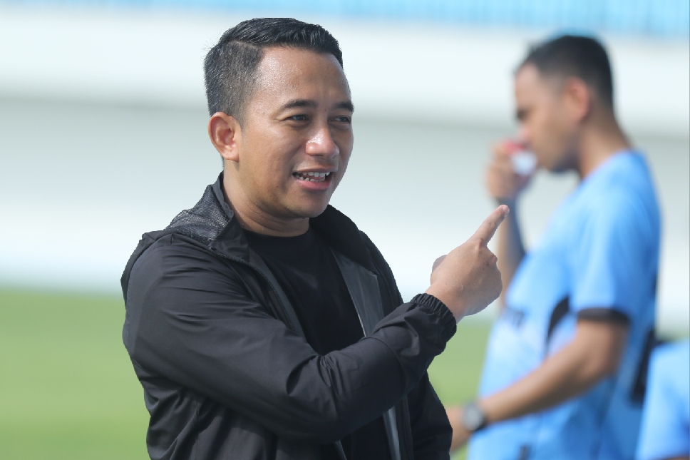 Manajer Persela, Fariz Julinar Maurisal sudah berkomunikasi dengan Coach Aji terkait skuad musim depan.