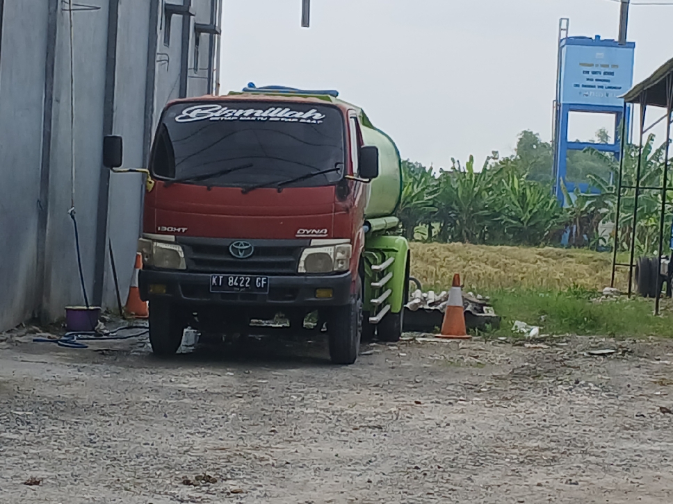 Petugas Bapenda mendata ulang industri dan pengguna air tanah pribadi yang dikomersilkan, agar kedepan realisasi pajak air tanah bisa didongkrak.