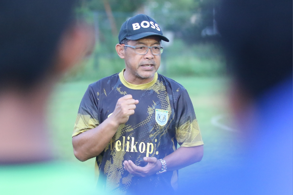 Head Coach Persela, Aji Santoso masih terus memburu pemain terbaik, untuk melengkapi skuad Persela.
