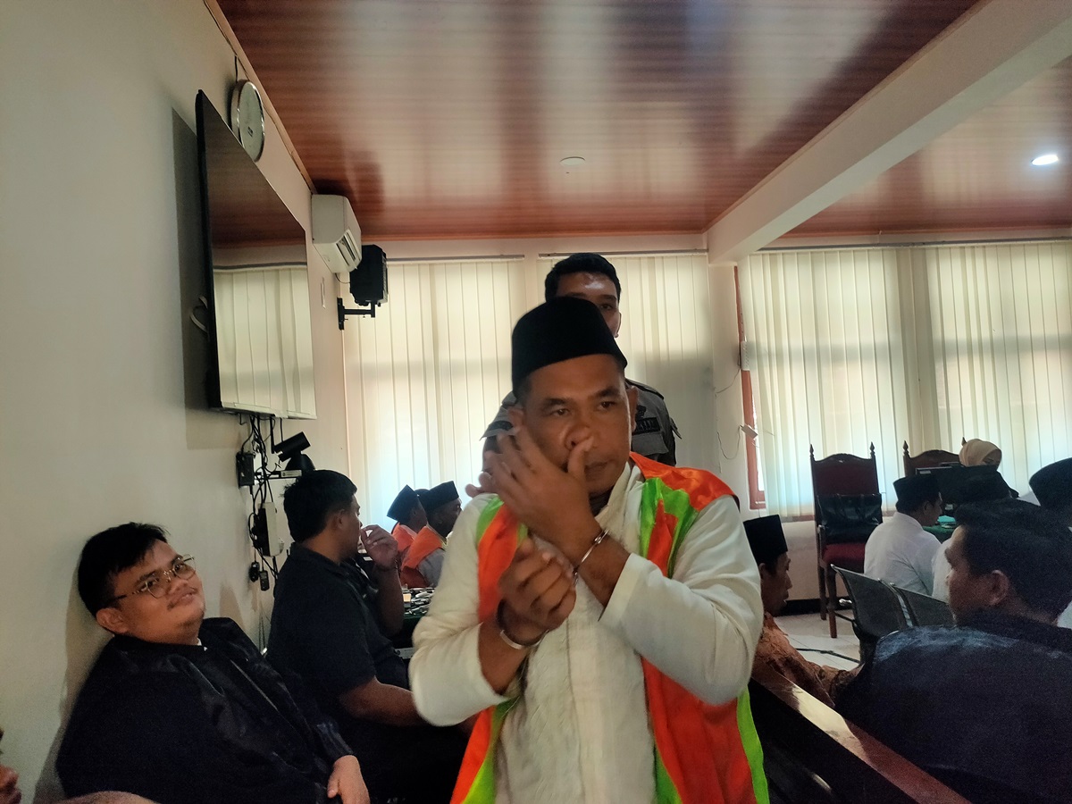 DIVONIS 14 BULAN: Nur Bagio dinyatakan terbukti melakukan penipuan. (AHMAD ASIP ALAFI/RDR.LMG)