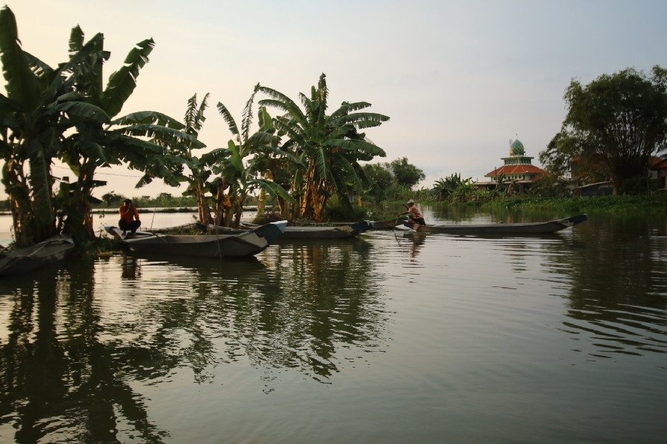 Pemeliharaan sungai intens dilakukan agar arus pembuangan dari hulu hingga hilir berjalan lancar.