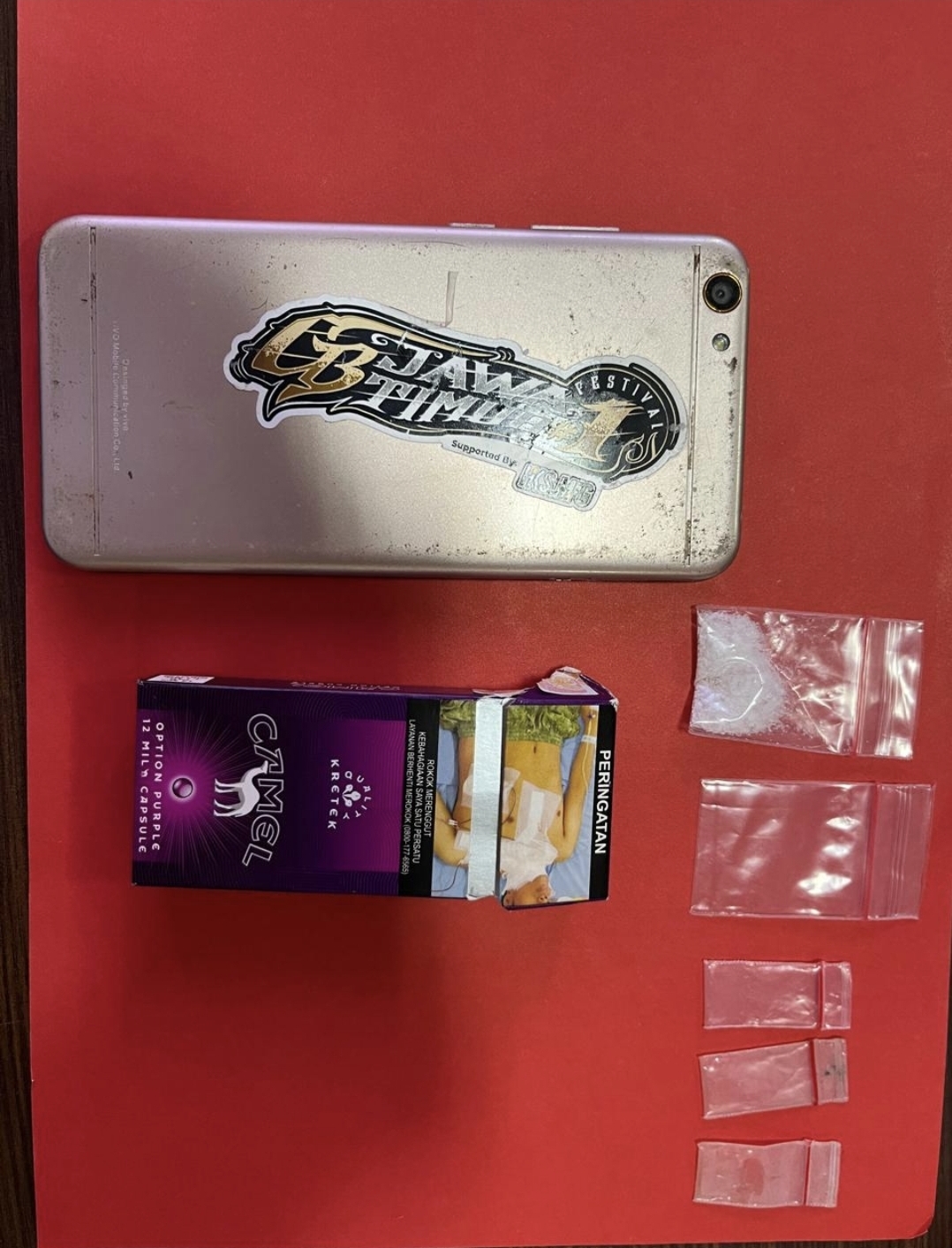 Barang bukti yang diamankan dari tangan Munasik, pengedar sabu-sabu asal Kelurahan Blimbing, Kecamatan Paciran.