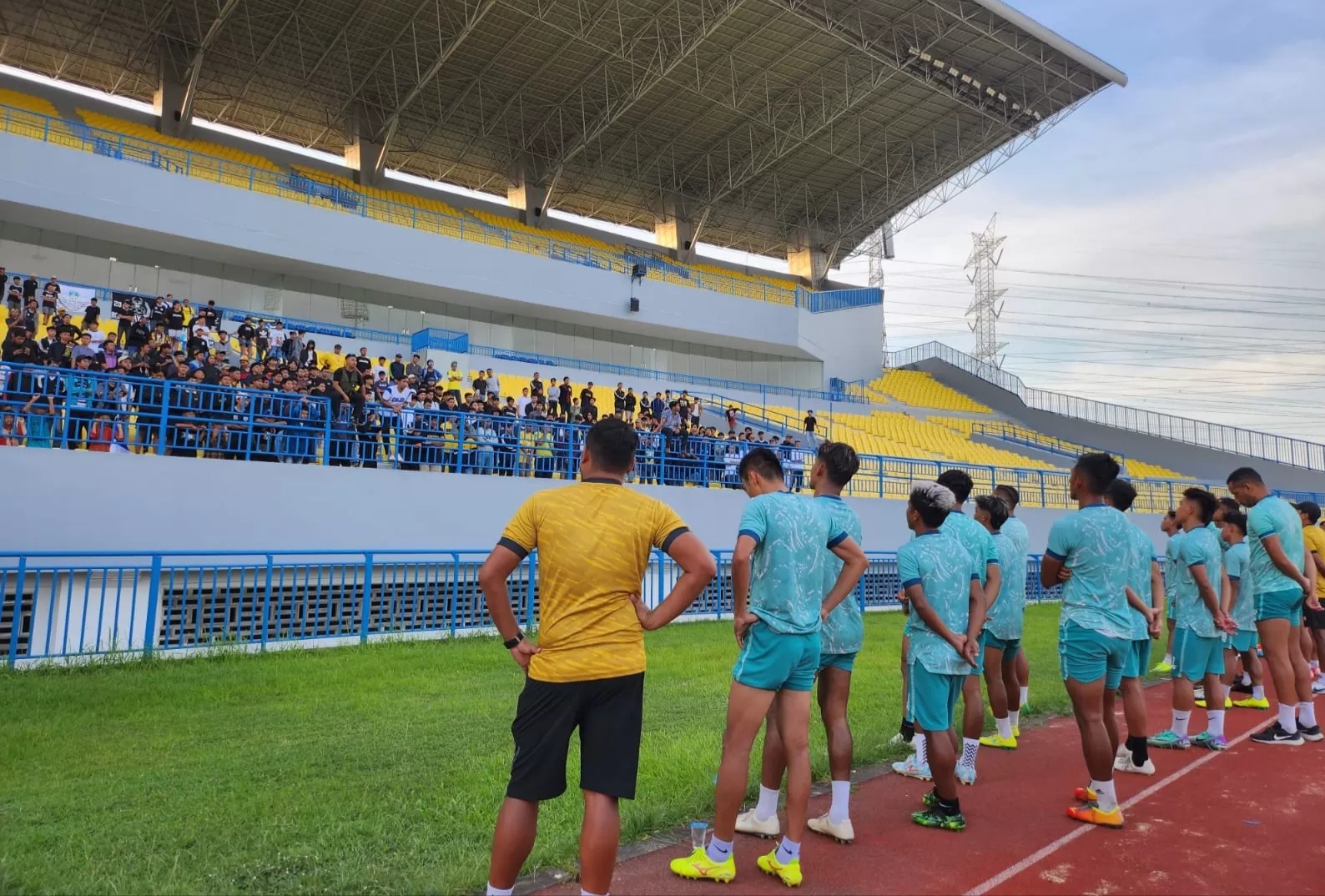 MUSIM LALU : Skuad Gresik United (GU) yang musim lalu masih di Liga 2. (Dok/Radar Gresik)