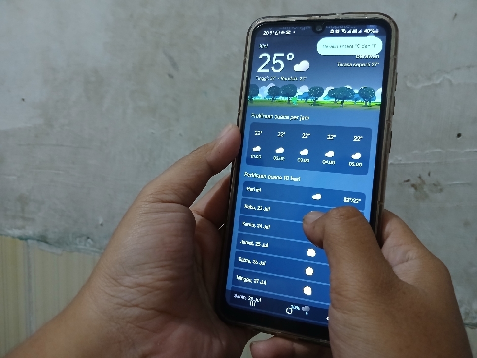 Suhu di wilayah Jawa Timur Semakin malam, semakin dingin.