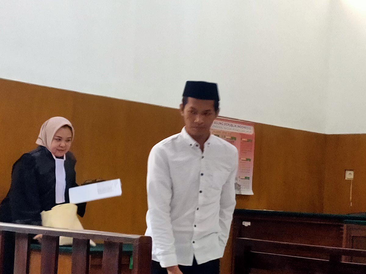 DIVONIS 14 BULAN: Muhammad Zaky menjalani sidang putusan di PN Lamongan. (IST/RDR.LMG)