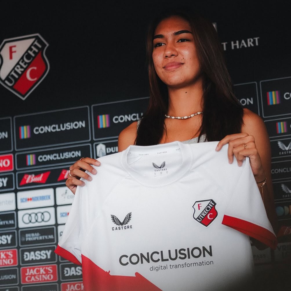 Andalan Timnas Putri Indonesia, Claudia Scheunemann, diperkenalkan sebagai pemain FC Utrecht Vrouwen yang berlaga di kasta teritinggi Liga Belanda.