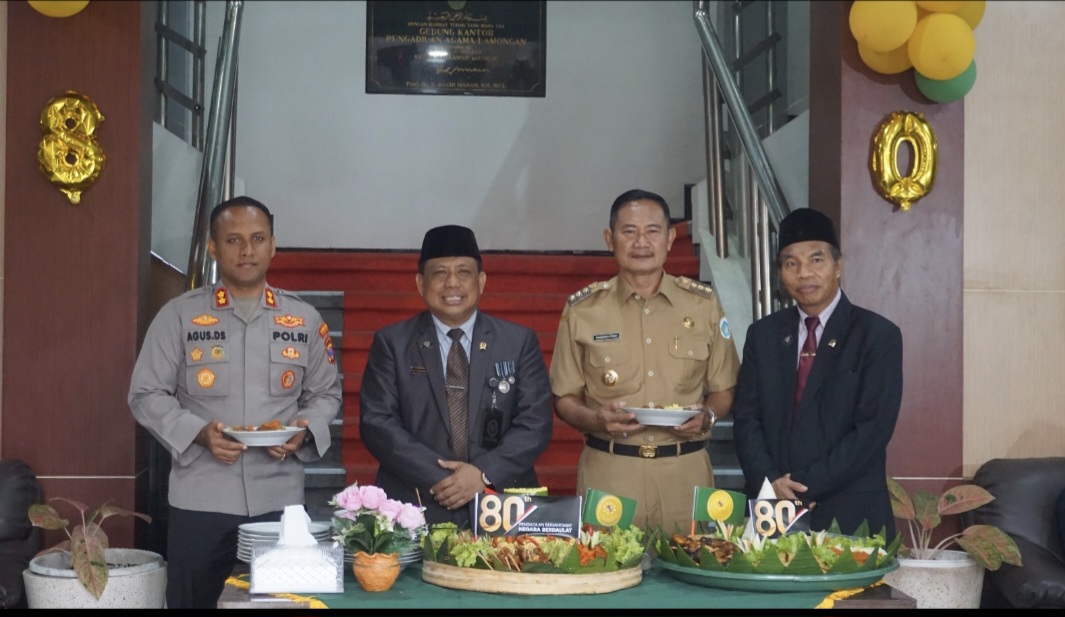 Ketua PA Lamongan H. Ridwan Fauzi, S.Ag., M.H, foto bersama jajaran Forkopimda Lamongan.