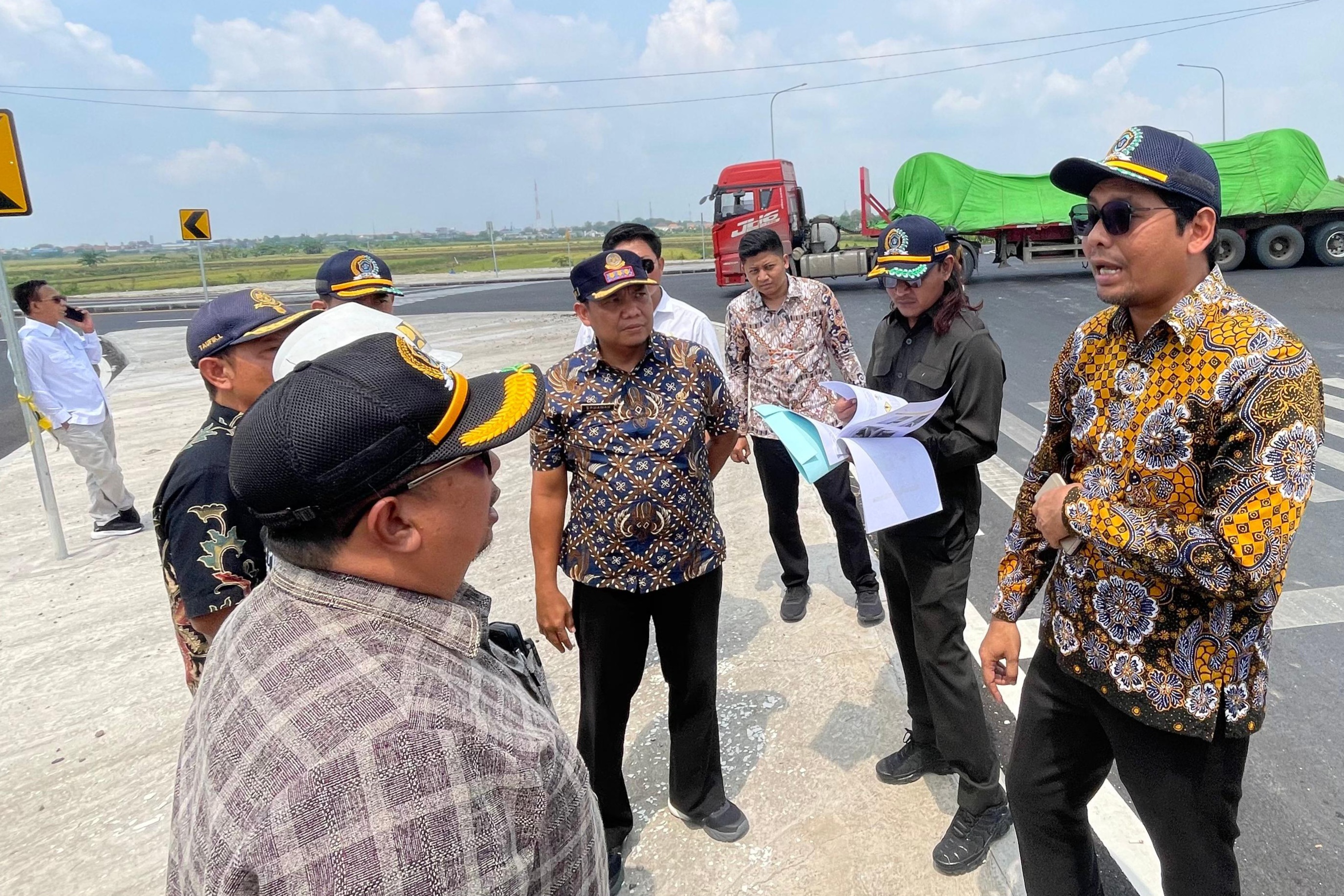 DPRD Lamongan turun langsung ke JLU, dorong penambahan traffic light dan lampu penerangan jalan.