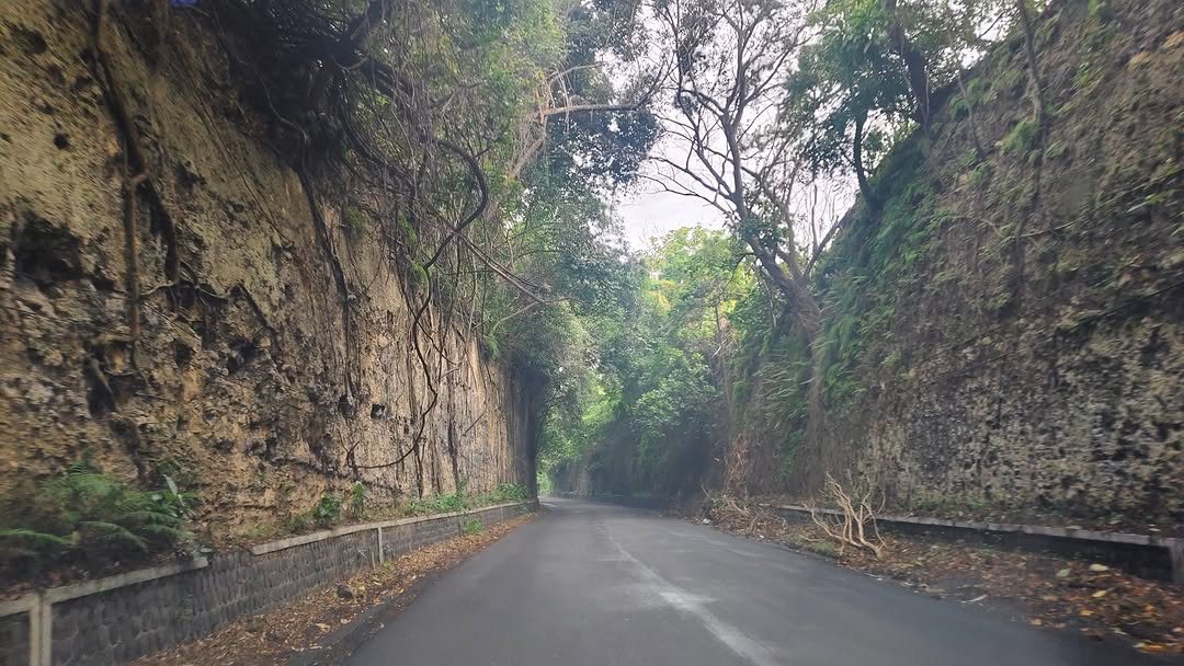 Kawasan gunung girik terkenal menjadi jalur ekstrem karena tanjakannya.