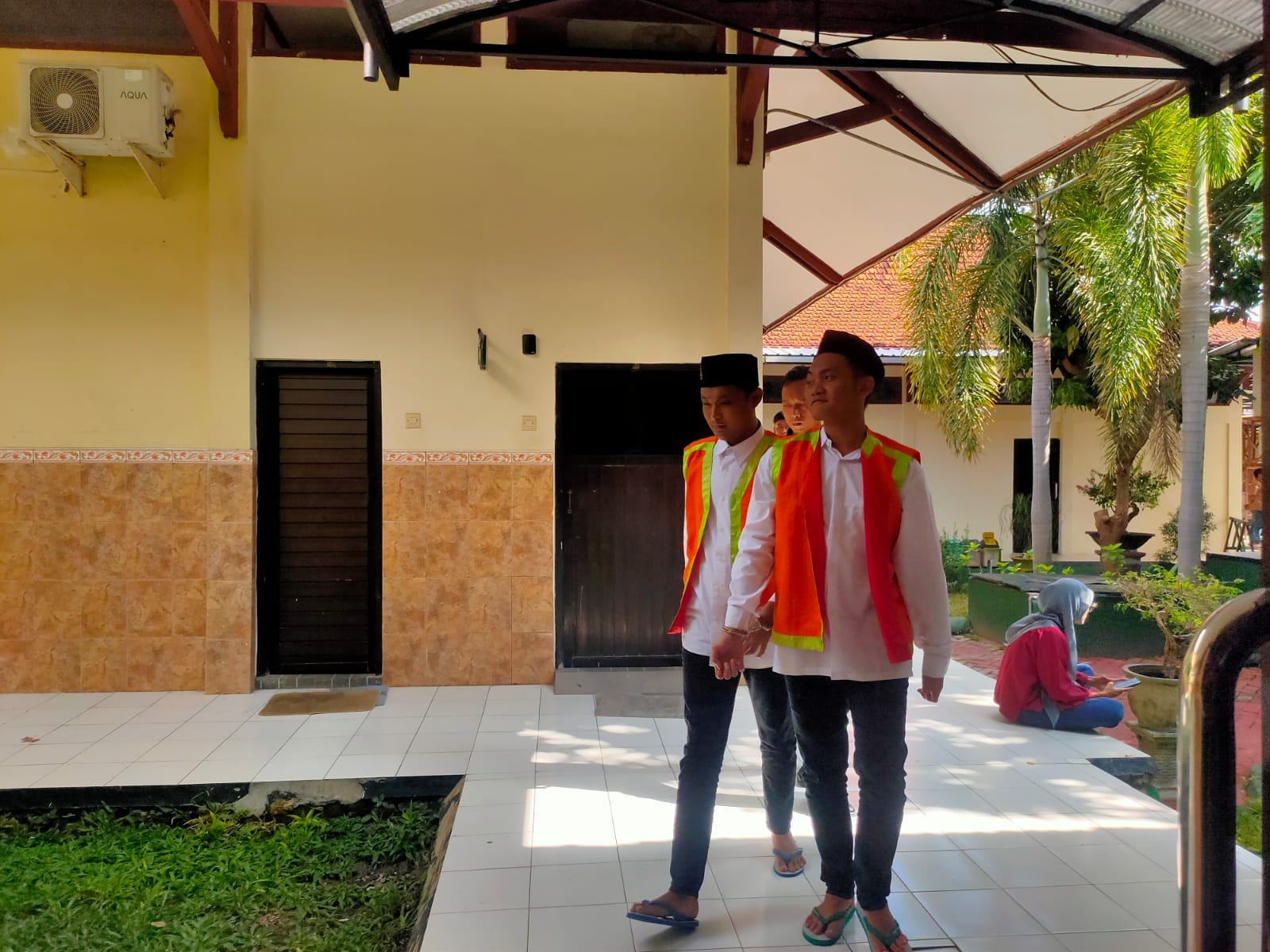 Dua terdakwa peredaran SS asal Desa Made, Lamongan menyampaikan permohonan keringanan melalui penasihat hukumnya.&nbsp;