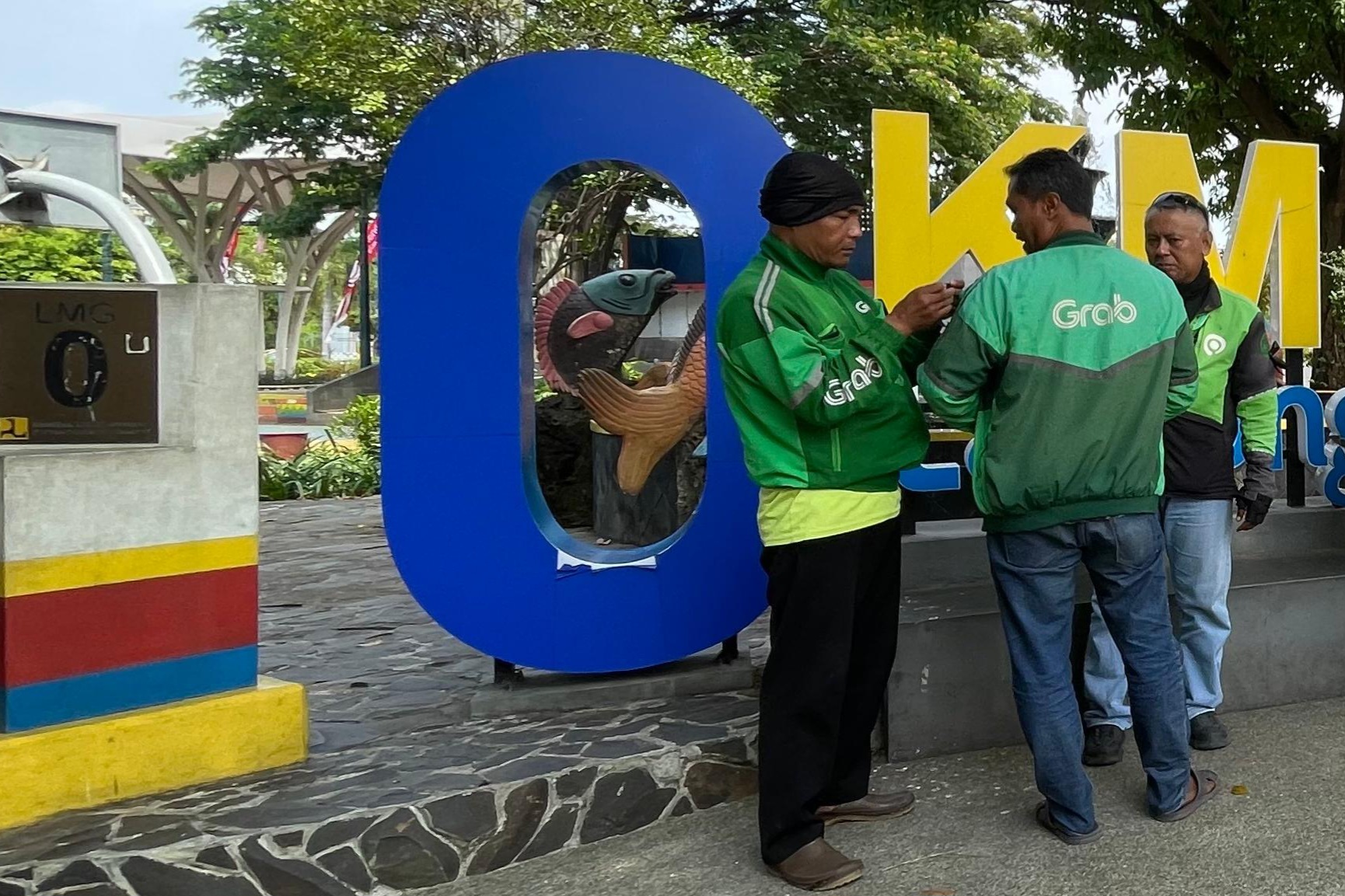Solidaritas driver ojol mengenang Affan Kurniawan yang tewas dalam tragedi di Jakarta.