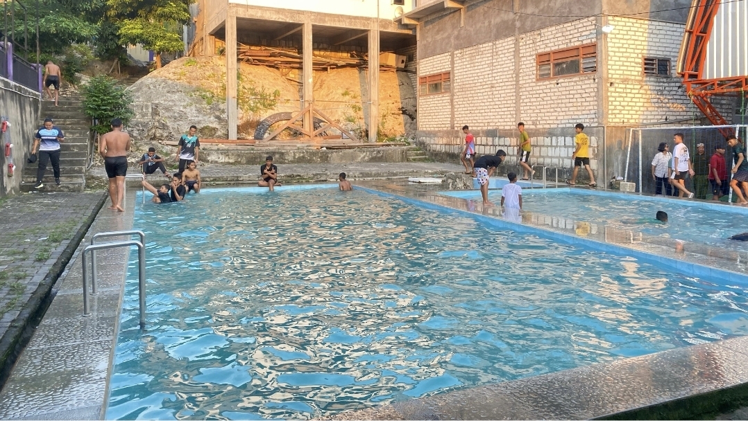 Watungkal Edupark Sendangagung menyuguhkan kolam renang, sarana olahraga, dan beragam edukasi seni budaya dari Desa Sendangagung.