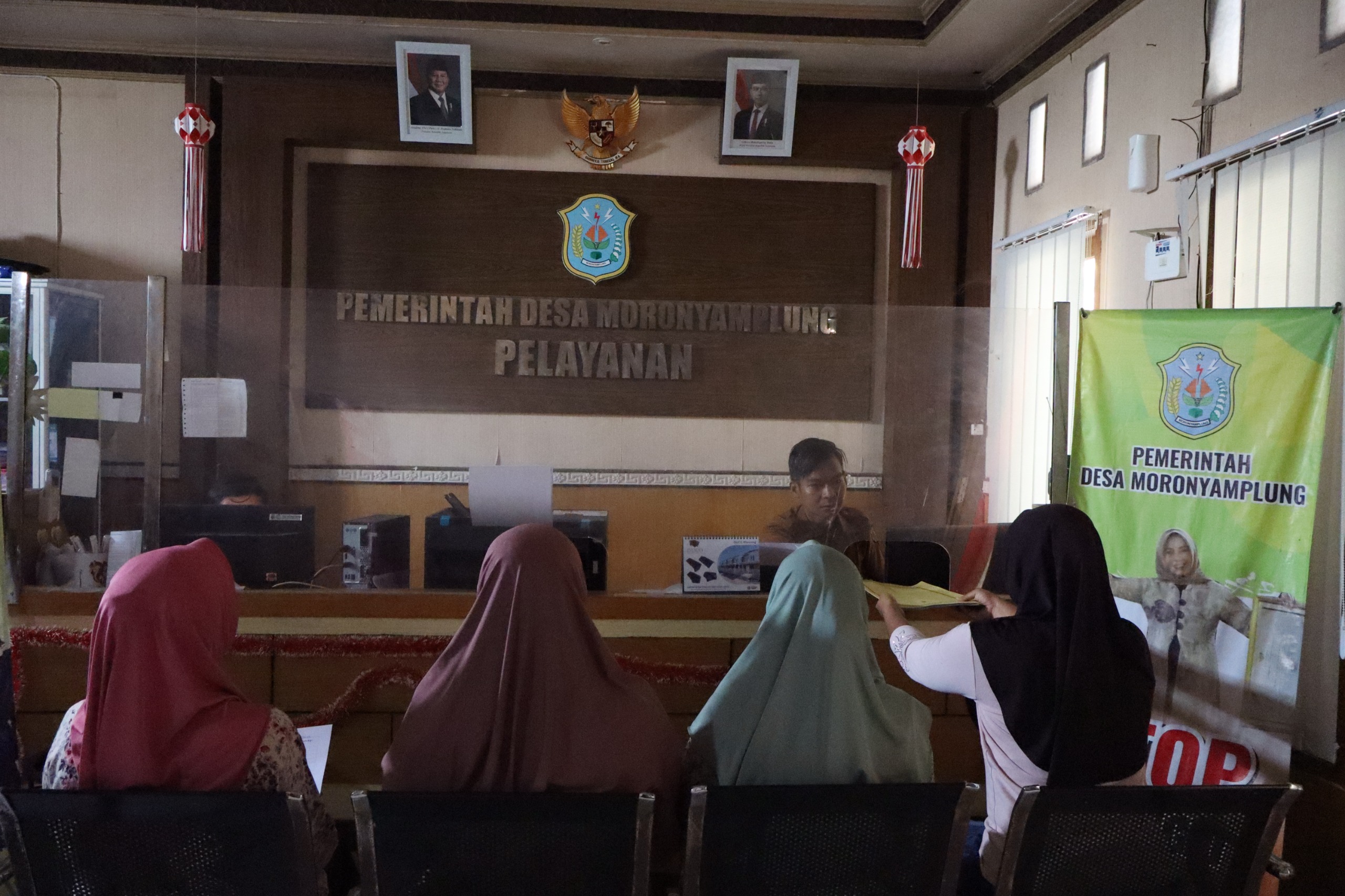 CEPAT: Pelayanan publik yang cepat dan mantap di Desa Moronyamplung.