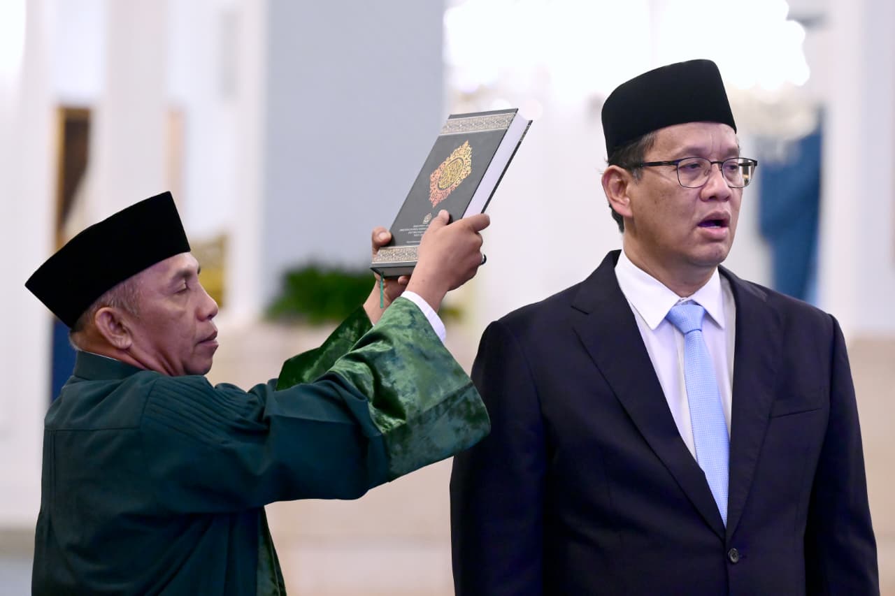Menteri Keuangan Purbaya Yudhi Sadewa saat di lantik di Istana Negara, Jakarta, Senin (8/9).