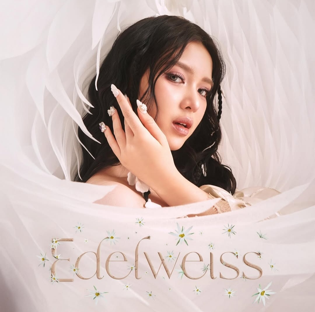 Album edelweiss yang dipersembahkan Tiara Andini untuk para penggemarnya. (Instagram Tiara Andini)