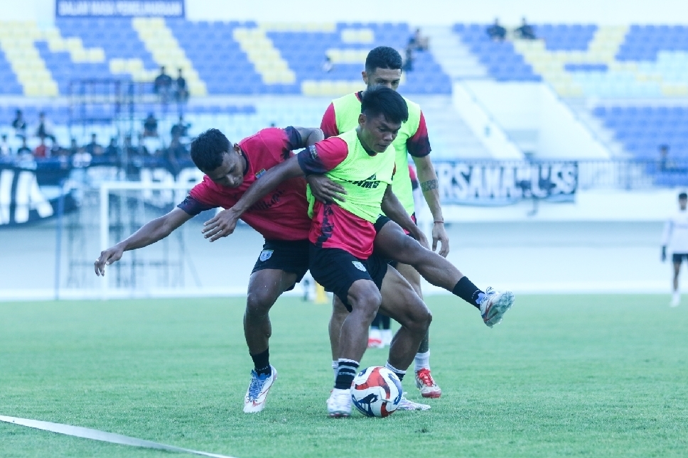 Sesi latihan tim Persela Lamongan jelang laga menghadapi tim Persipura Jayapura.