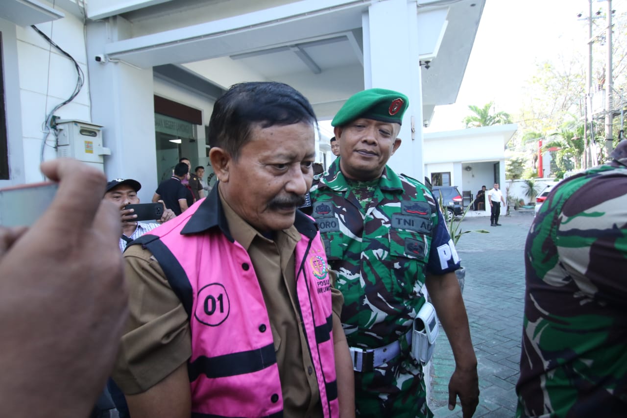 Kades Sidokelar, Kecamatan Paciran, M. Saiful Bahri saat ini ditahan di Lapas Kelas IIB Lamongan atas dugaan kasus korupsi CSR Tahun 2013.