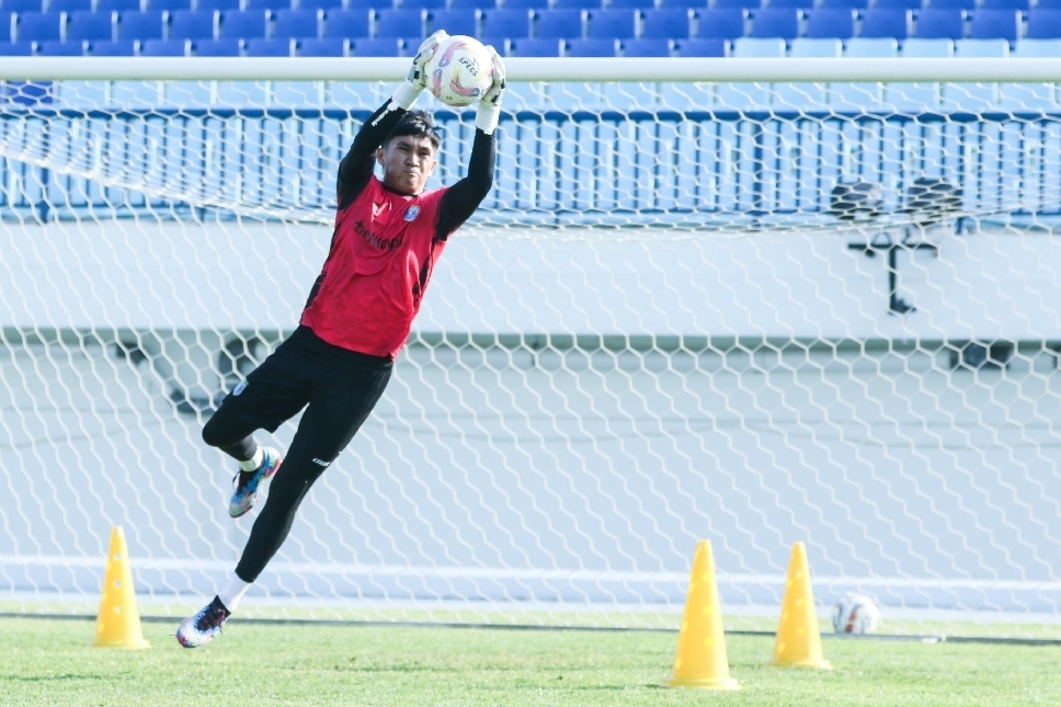 Mario Londok selalu menjadi pilihan utama dalam beberapa laga terakhir Persela di Liga Championship.&nbsp;