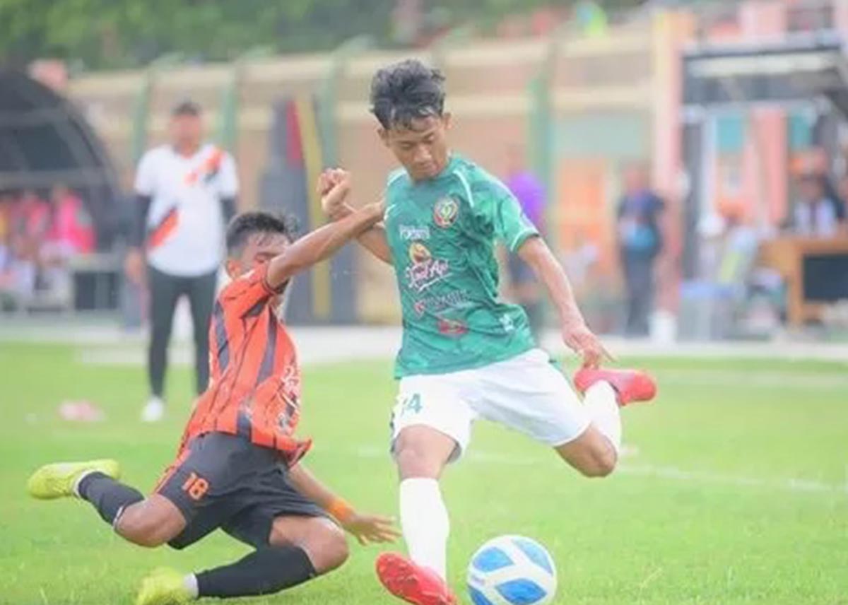 Aksi pemain Persatu Tuban ketika berlaga dalam Liga 3 musim 2023/2024 lalu. (Radar Tuban)