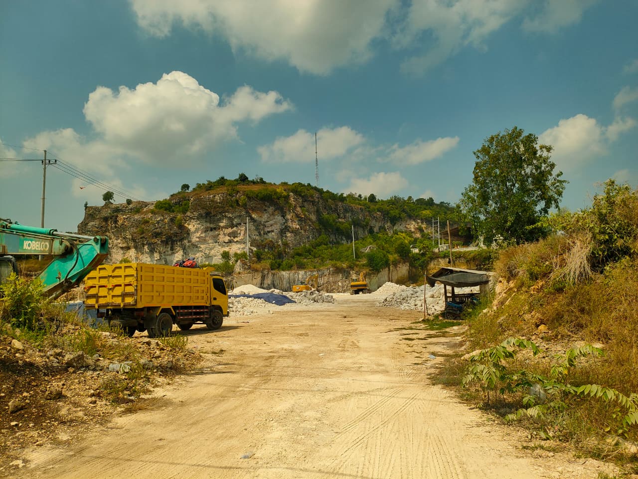 Lokasi mineral bukan logam di sektor galian C di wilayah Kecamatan Paciran.