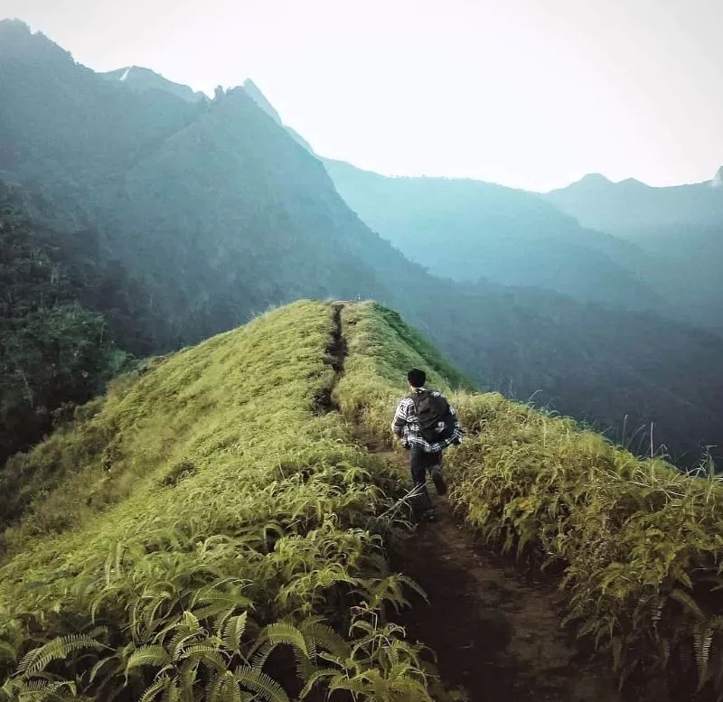 ANTISIPASI: Wisata pendakian Bukit Watu Jengger, Kecamatan Jatirejo, Kabupaten Mojokerto, bakal ditutup sewaktu-waktu jika cuaca ekstrem terjadi. (UPT Tahura R Soerjo)