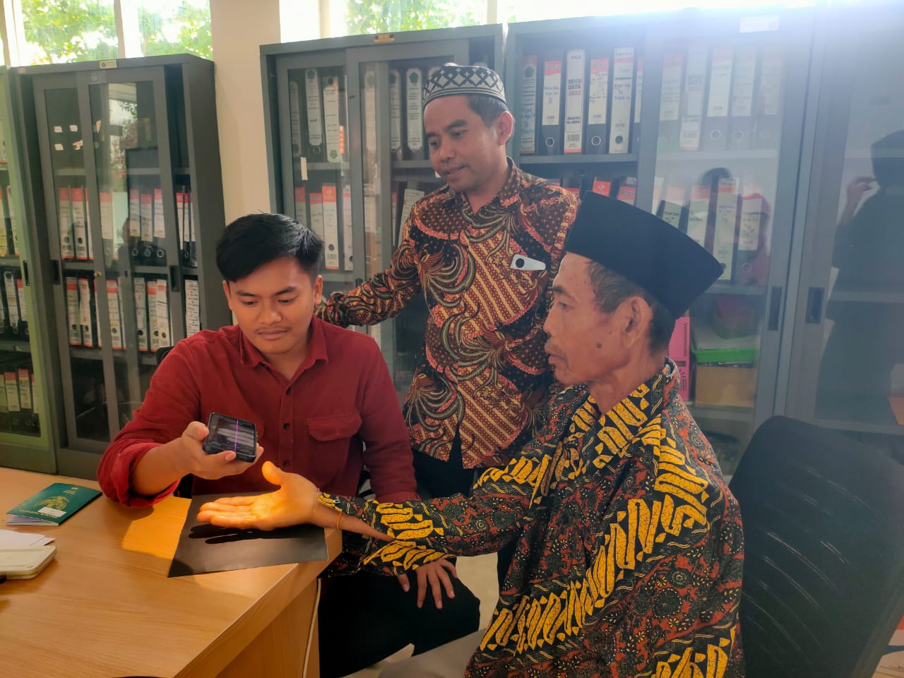 Kemenag Lamongan menargetkan rekam biometrik biovisa bagi calon jemaah haji (CJH) tuntas akhir tahun nanti.