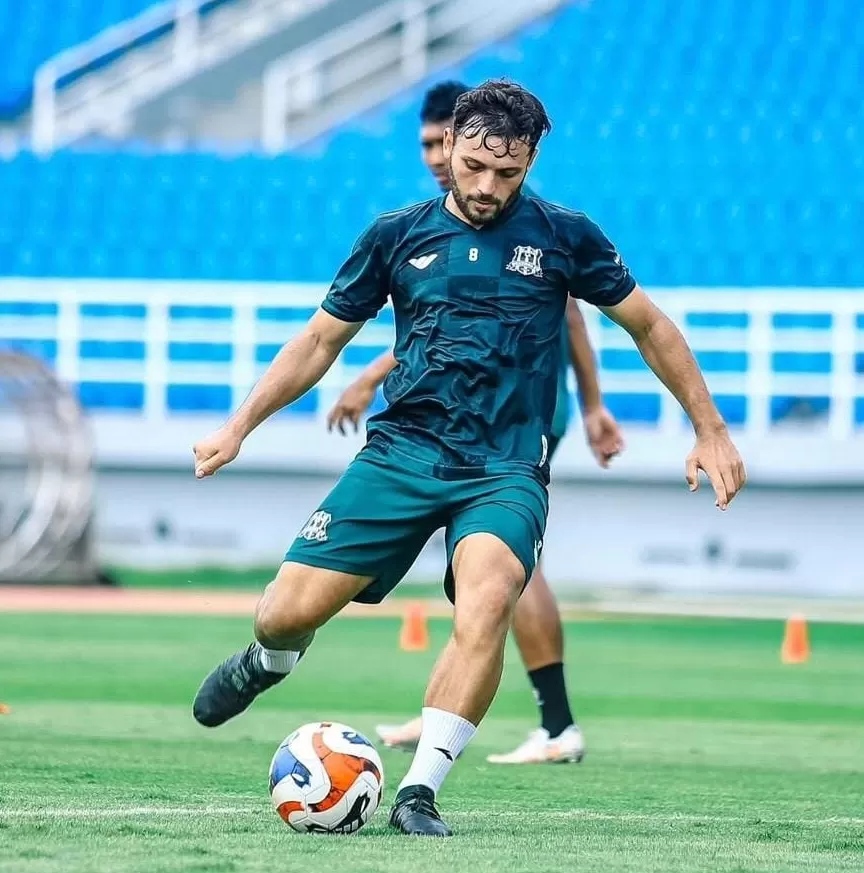 EVALUASI: Salah satu pemain asing Deltras Sidoarjo asal Brazil, Rian Lopes. (Foto Deltras Sidoarjo)
