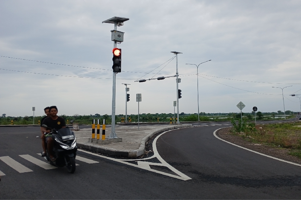 Masih banyaknya kendala di JLU, maka uji coba operasionalnya diperpanjang hingga tahun depan.