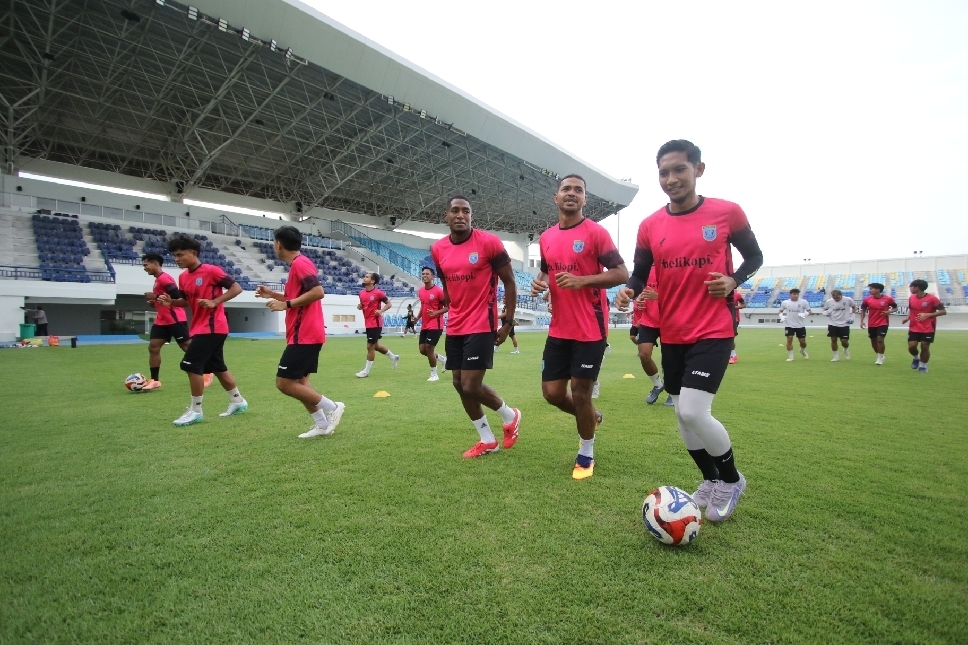 Skuad Persela kembali menggelar latihan bersama di Stadion Surajaya, Senin (15/12).
