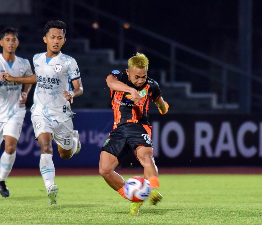 Buntut Laga perdana Persibo Bojonegoro vs Rans Nusantara, kedua tim sama-sama mendapatkan denda dari komdis PSSI.