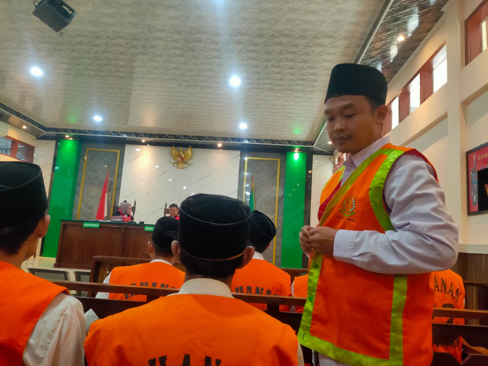 Terdakwa peredaran narkotika, Da&rsquo;watul Ichsan masih pikir-pikir, meski vonis yang dijatuhkan majelis hakim lebih ringan satu tahun dari tuntutan JPU.