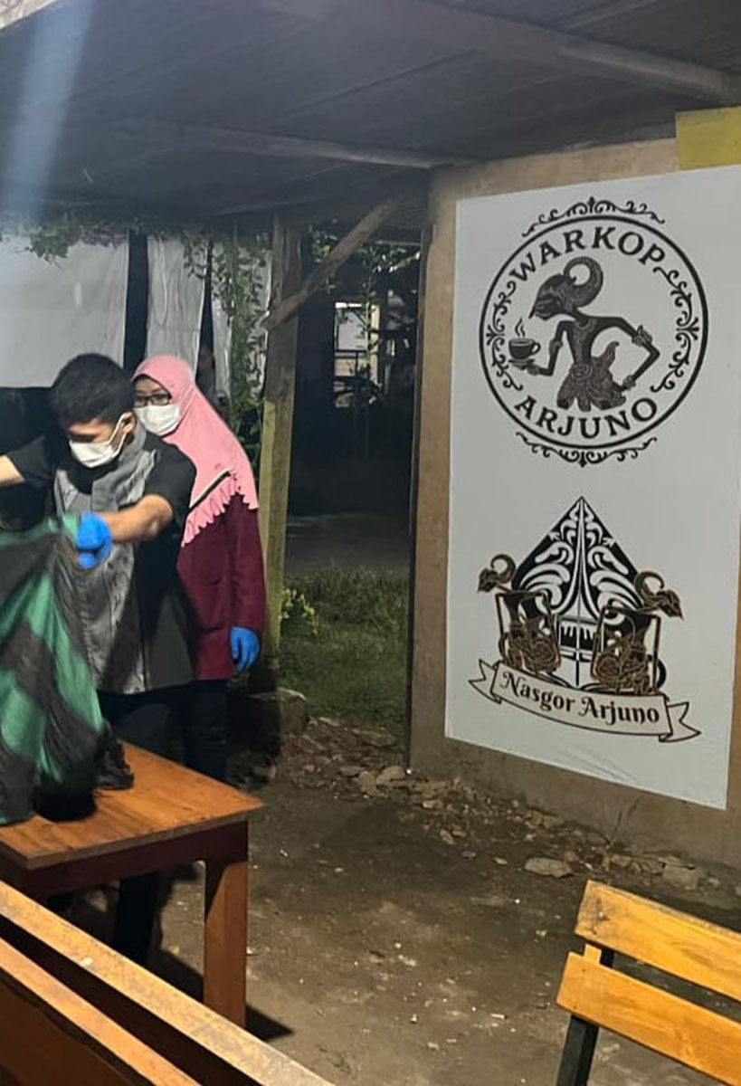 TKP: Warung yang dijadikan tempat korban untuk mengakhiri hidupnya dengan menggantungkan diri. (IST/RDR.LMG)