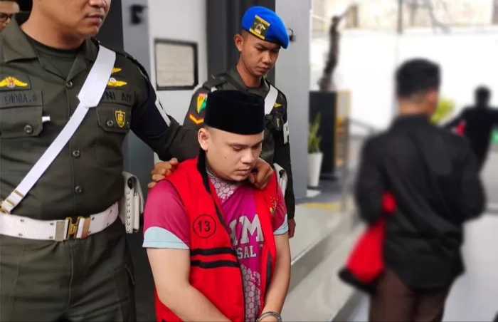 Alvi Maulana, pelaku mutilasi pacarnya sendiri divonis penjara seumur hidup. 