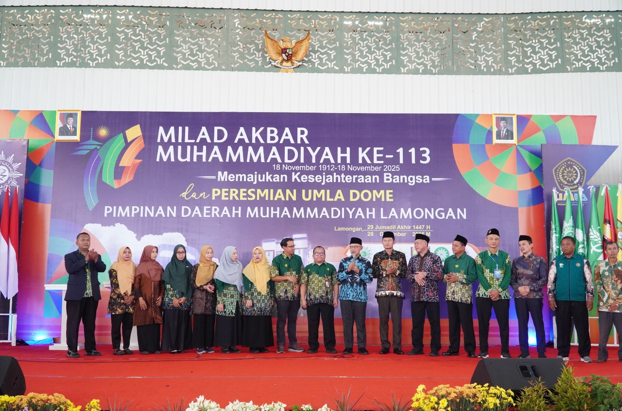 Ketua Umum PP Muhammadiyah, Prof. Dr. H. Haedar Nashir, M.Si&nbsp;&nbsp;meresmikan Holding Aumkes Muhammadiyah Lamongan, 5 RS dan 10 klinik.
